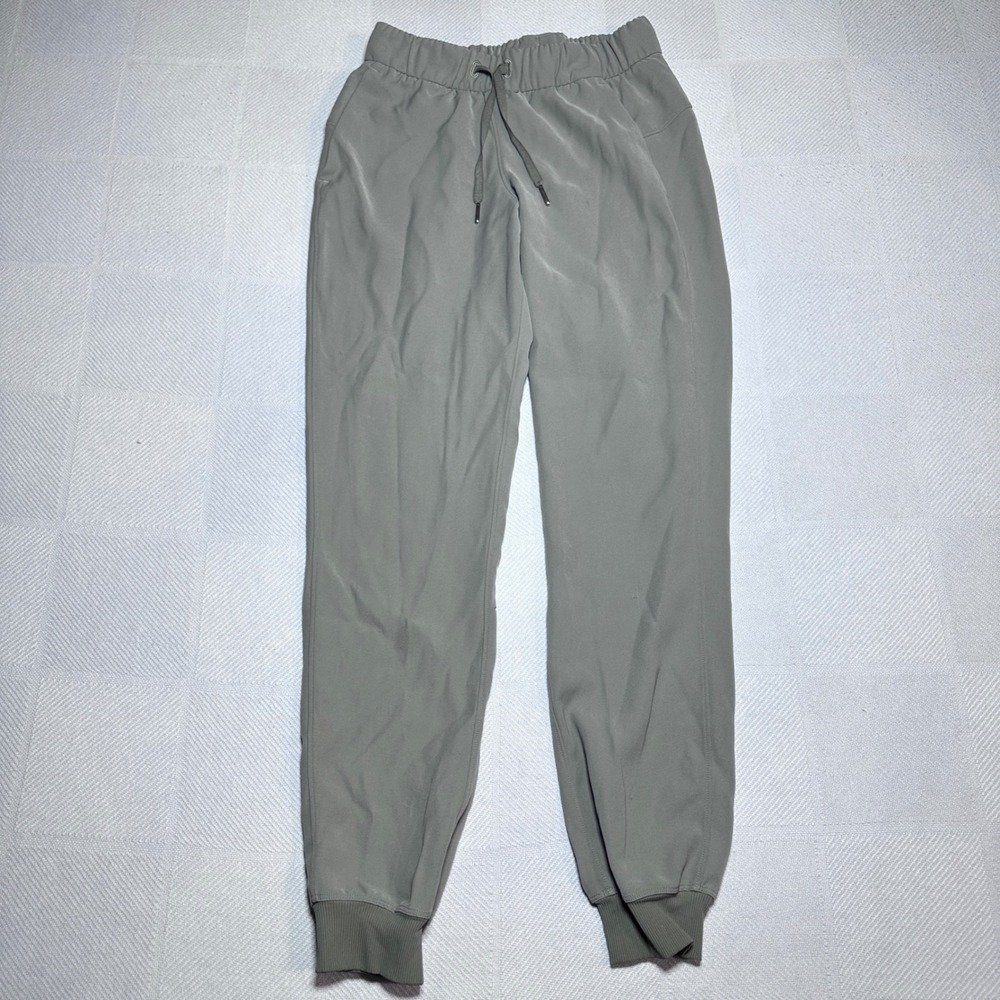 Lululemon On the Fly Jogger Womens Size 2 Luxtreme Stretch 28" Grey Athleisure
